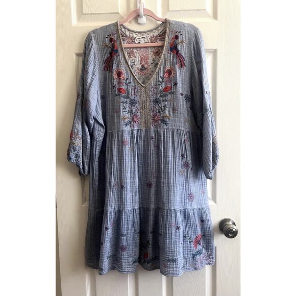 JOHNNY WAS Lucy Chambray Cotton Gauze Embroidered Easy Tiered Dress Sz M RARE - Picture 3 of 16